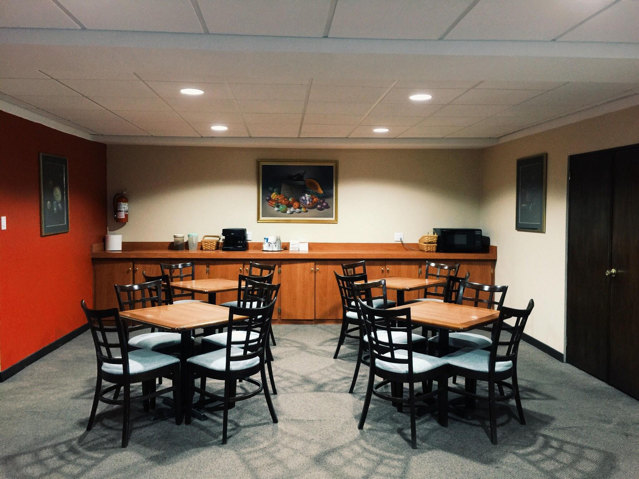 S.J. Suites Hotel 38/39