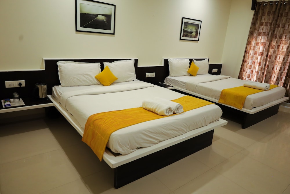Hotel Sai Bansi 19/36
