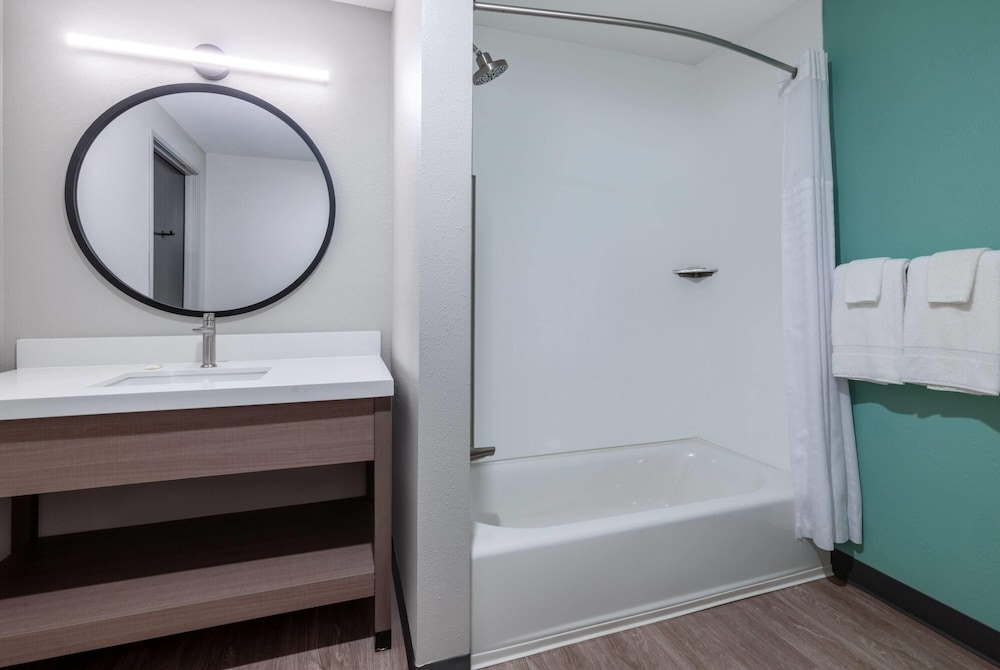 ECHO Suites Extended Stay By Wyndham Naples 85/86