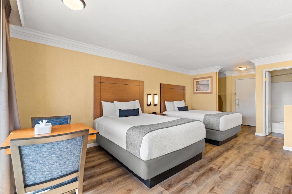 Travelodge by Wyndham San Clemente Beach 12/50