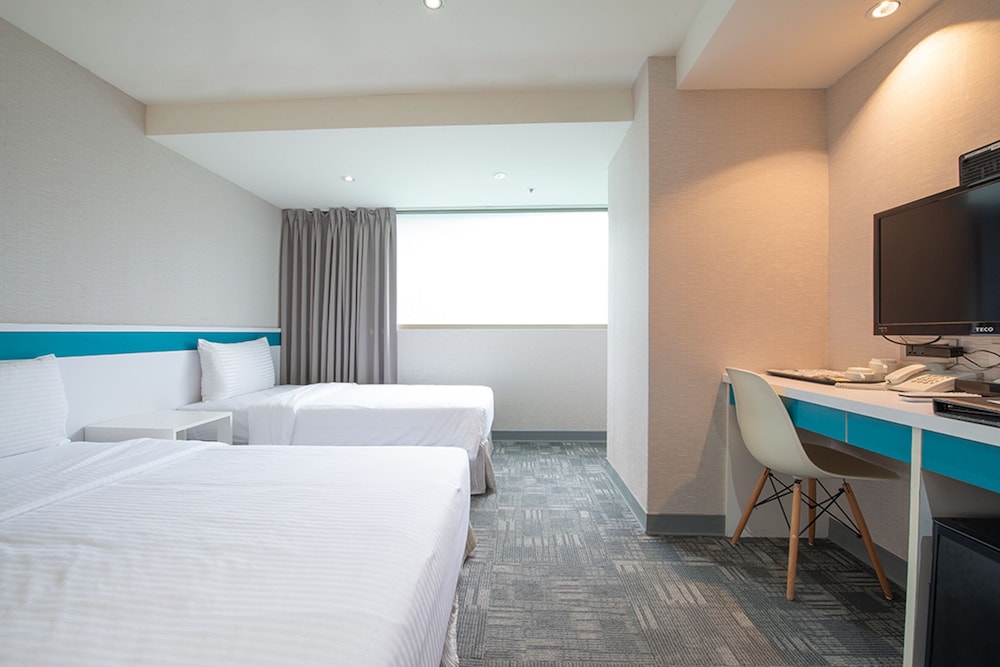 9ine hotel 23/63