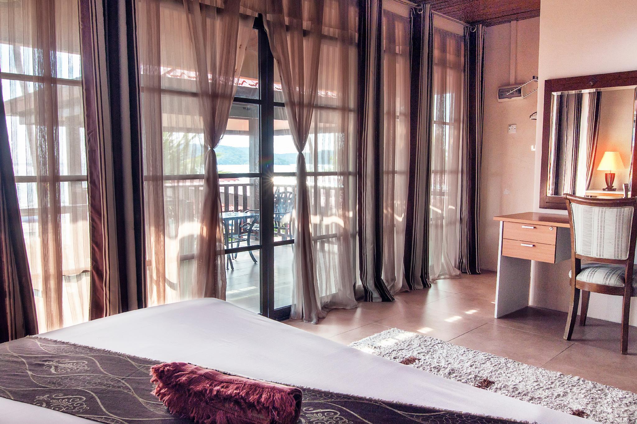 Beach, Suite