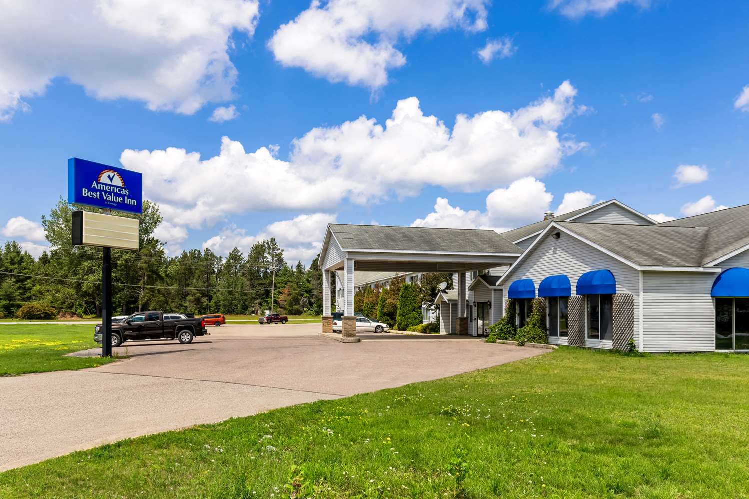 Americas Best Value Inn Tahquamenon Country 29/30