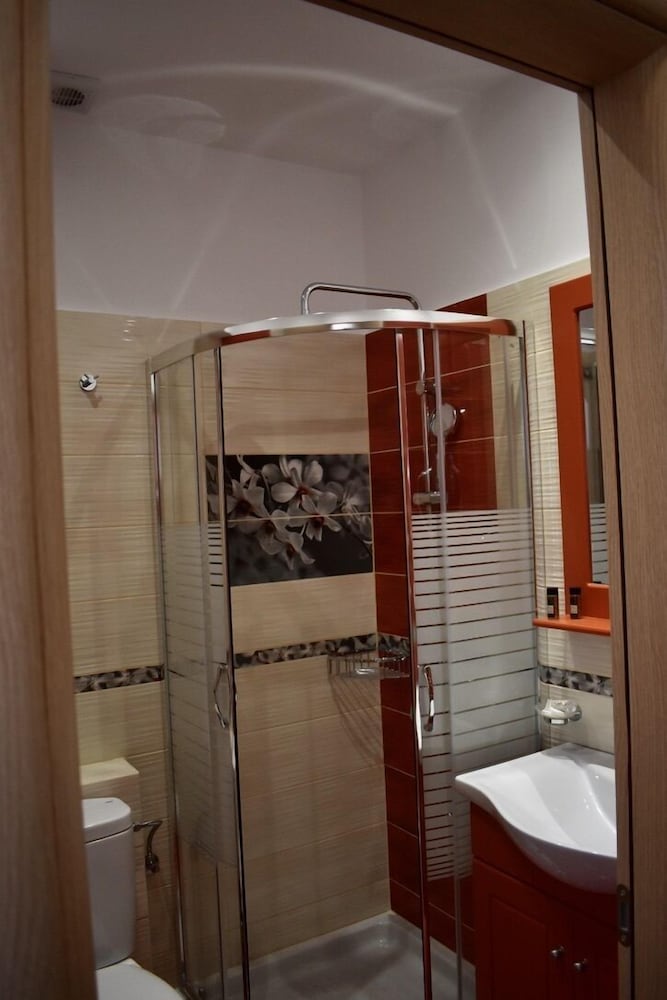 Minoa Hotel 47/50