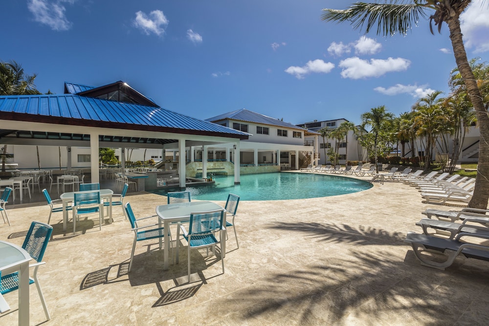 AHNVEE RESORT & SPORTS 1/52