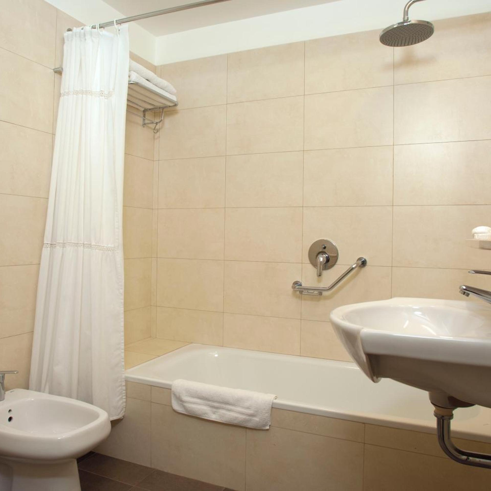 Austral Express Hotel 49/49