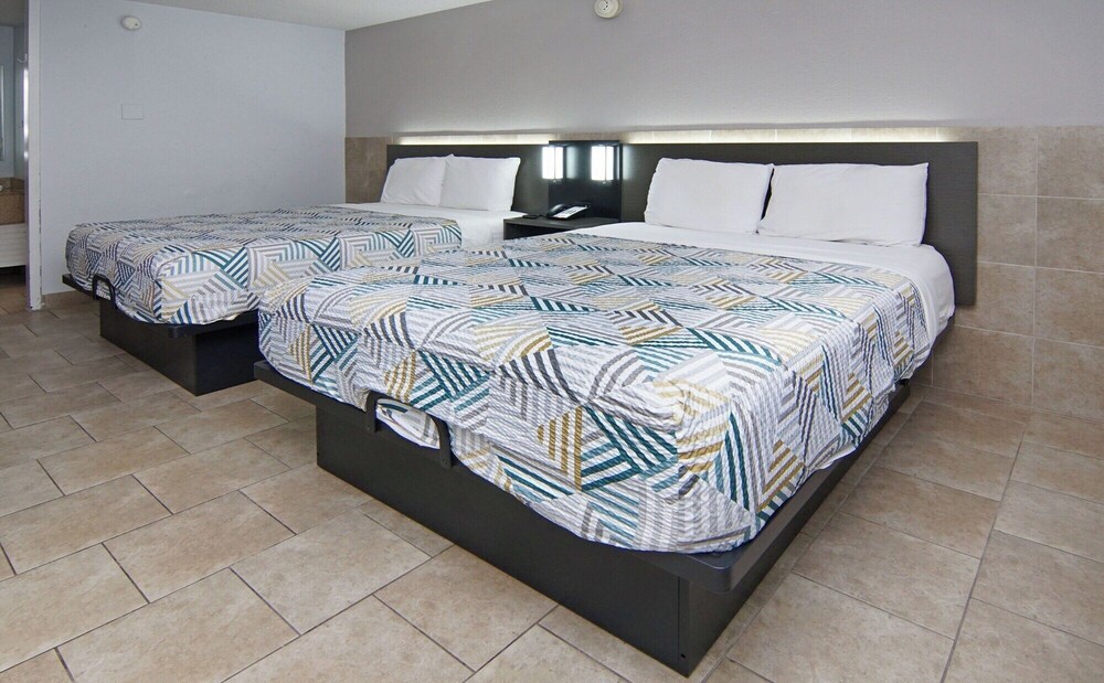 Studio6 Mesquite, TX – Town East 22/37