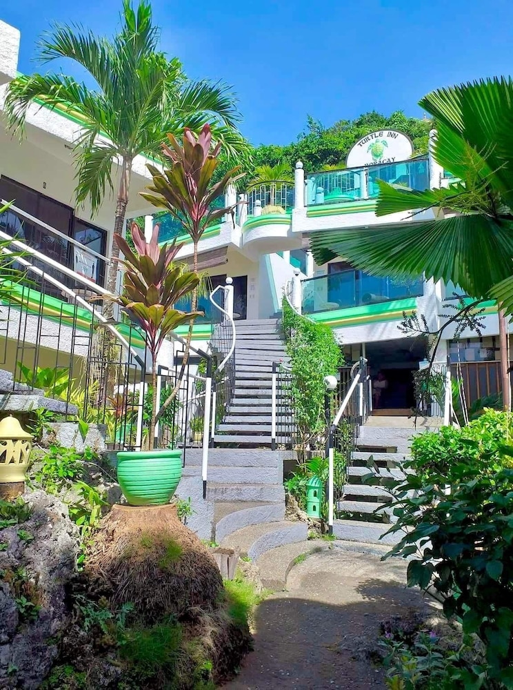 Turtle Inn Resort 40/47