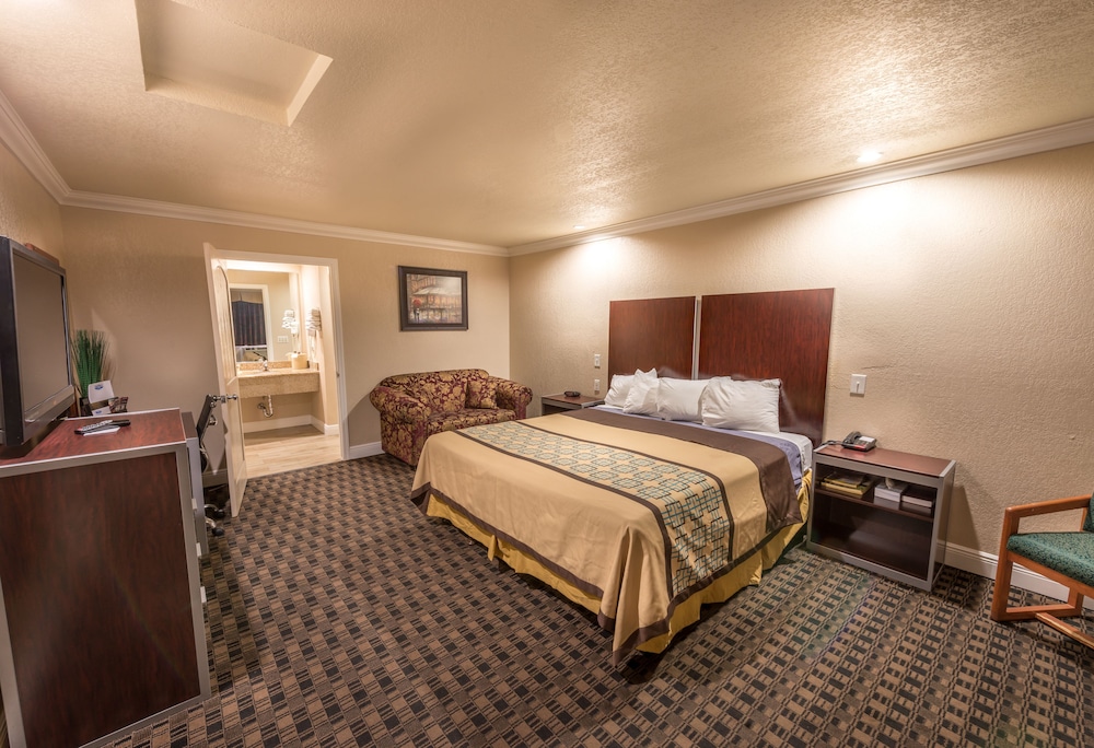 Edgewater Inn Reedley 10/31