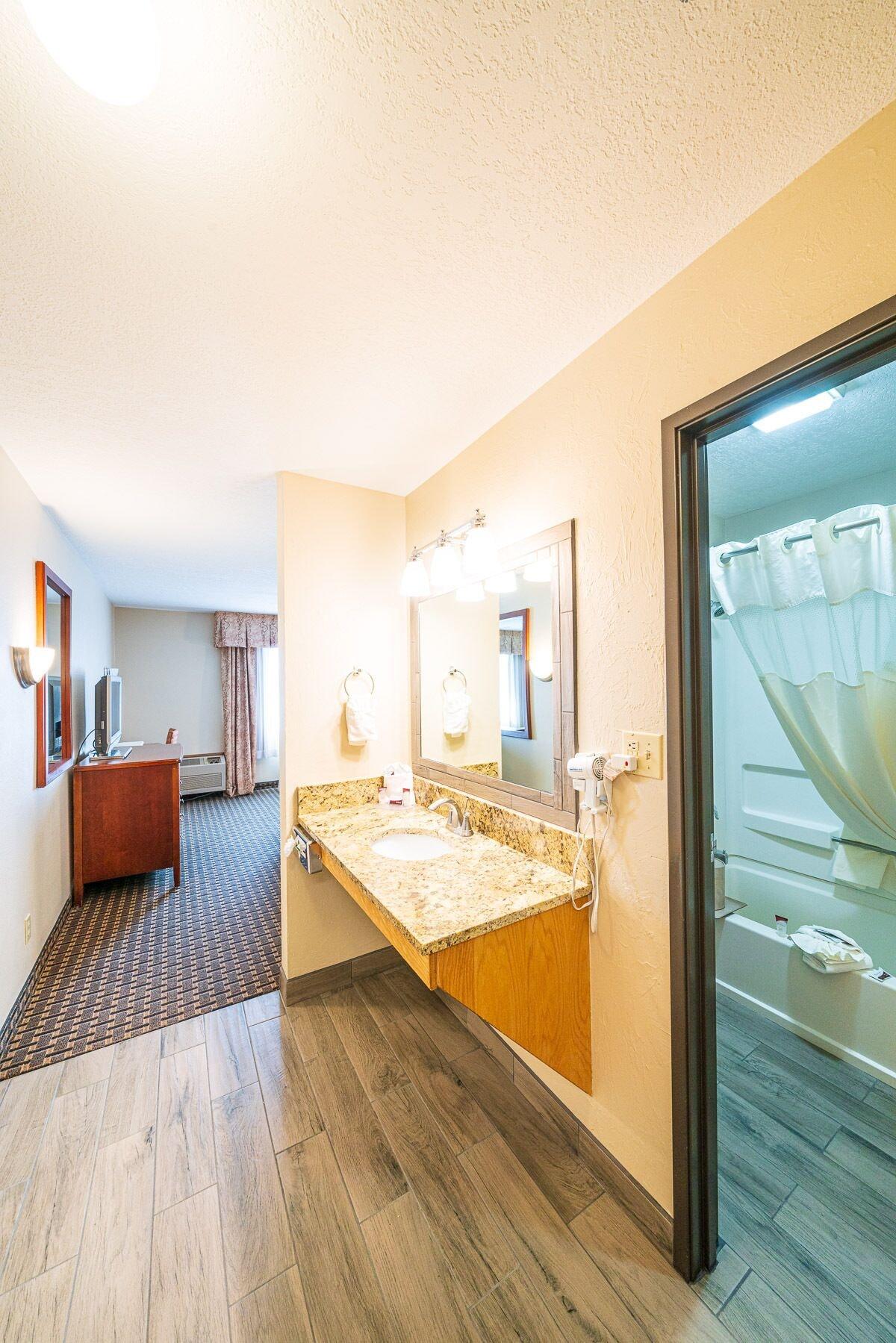 Alpine Inn & Suites 9/21