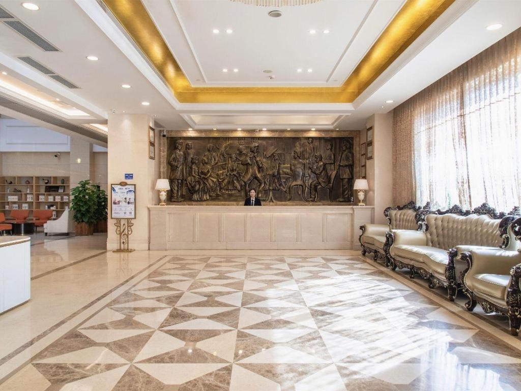 Vienna Hotel (Foshan Wenhua North Road) 7/56