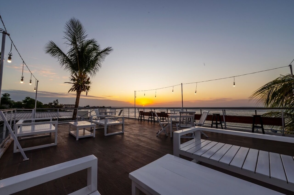 Kristal Hotel Kupang 25/40