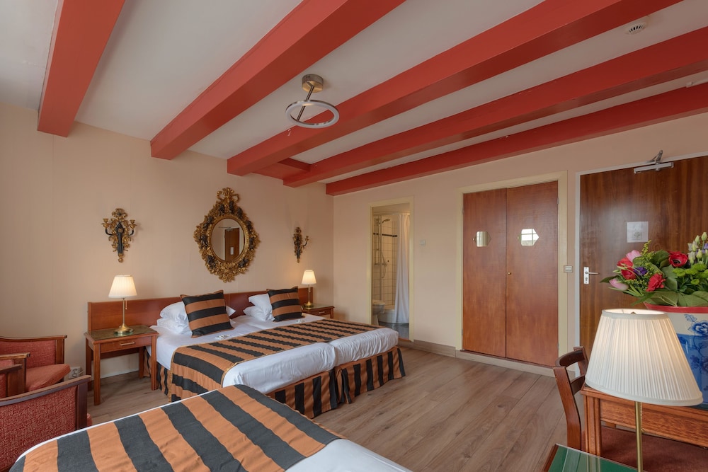 Hotel Des Arts 3/62