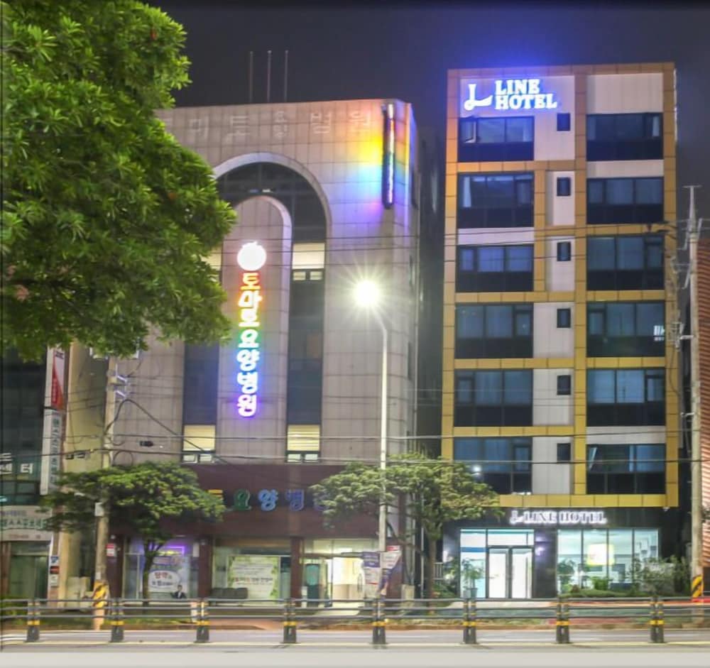 Line Hotel 2/26