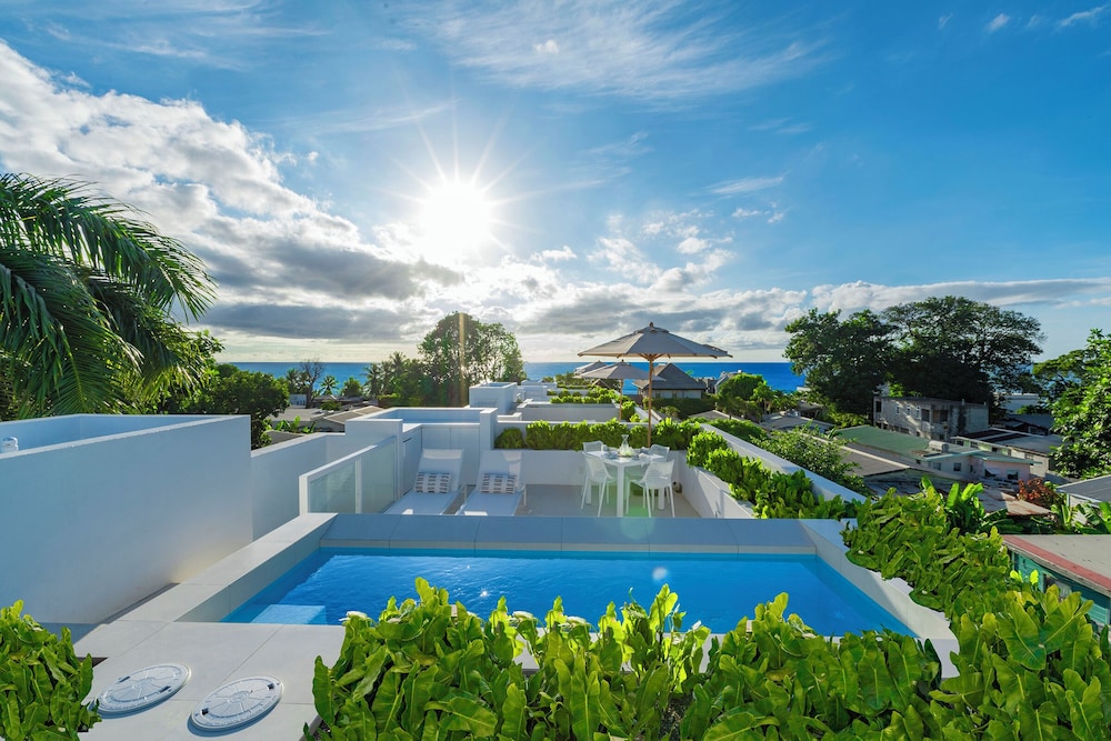 Palm Grove Villas and Hotel 24/27