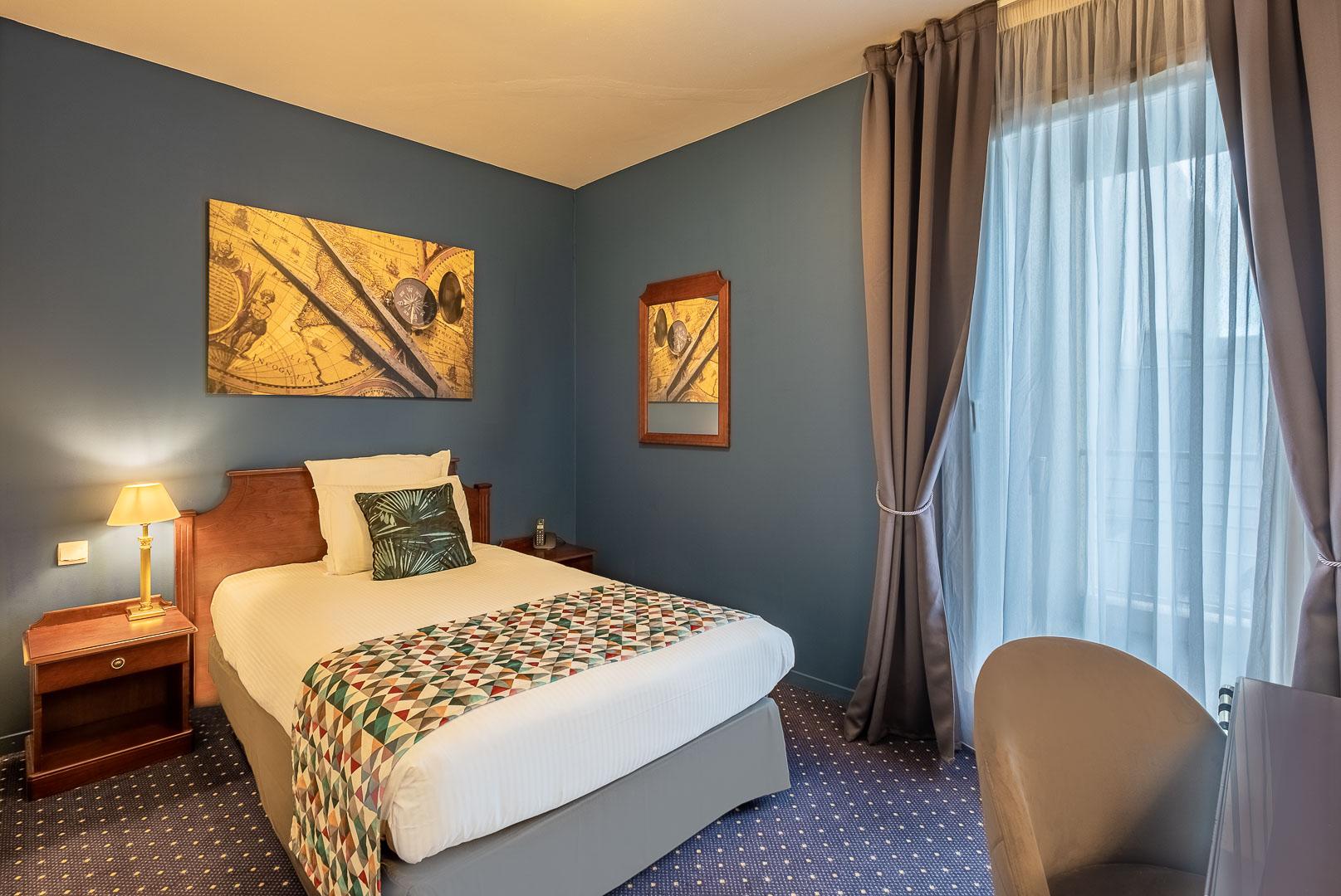 Single, Double Bed, Amiral Hotel 2/2