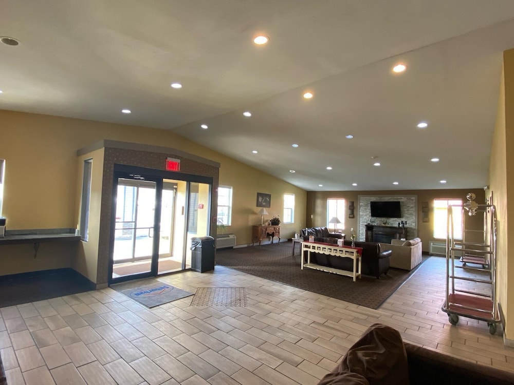 Super 8 by Wyndham Fort Wayne 43/58