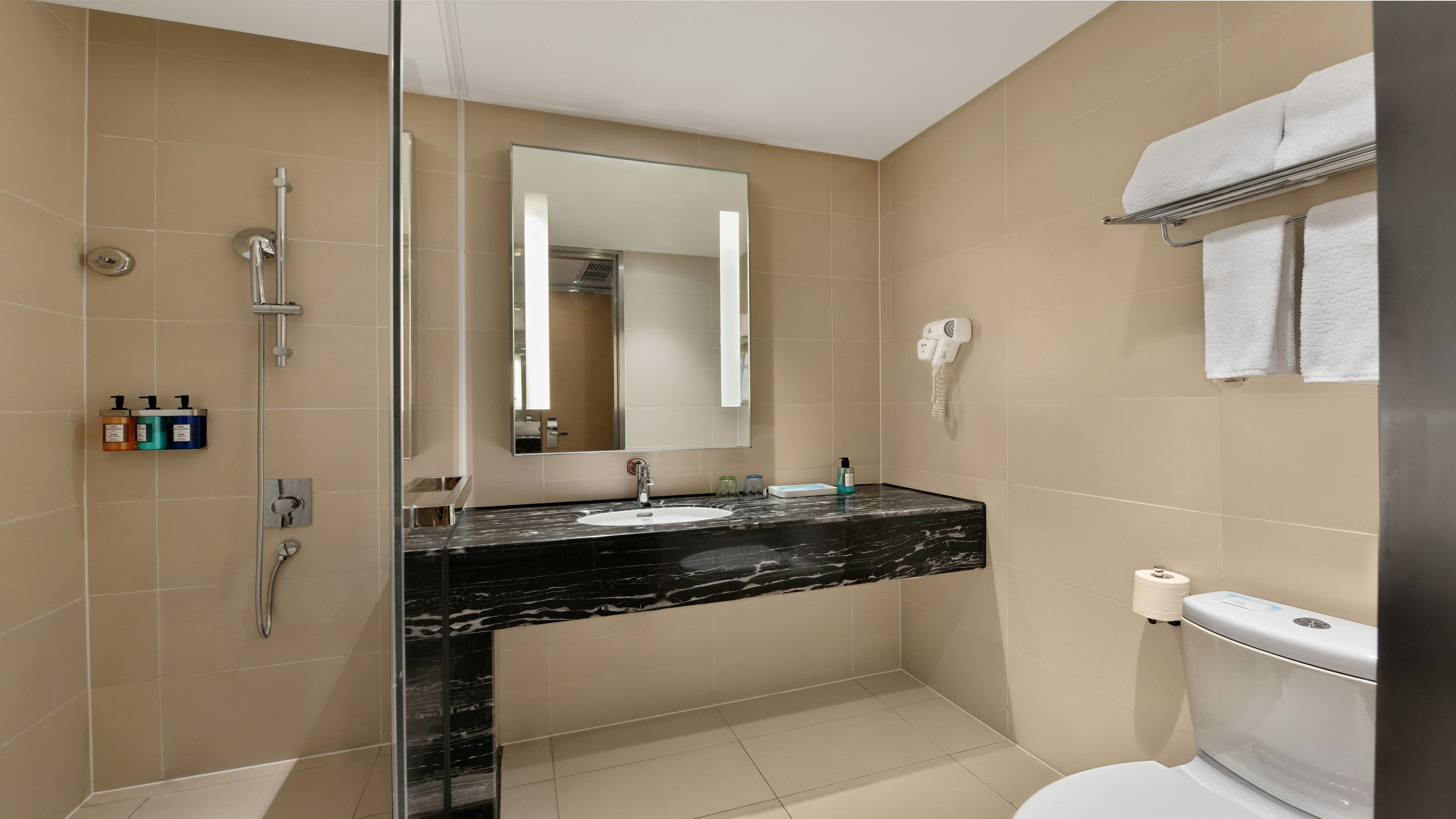 Holiday Inn Express Chengdu Huanhuaxi 64/67