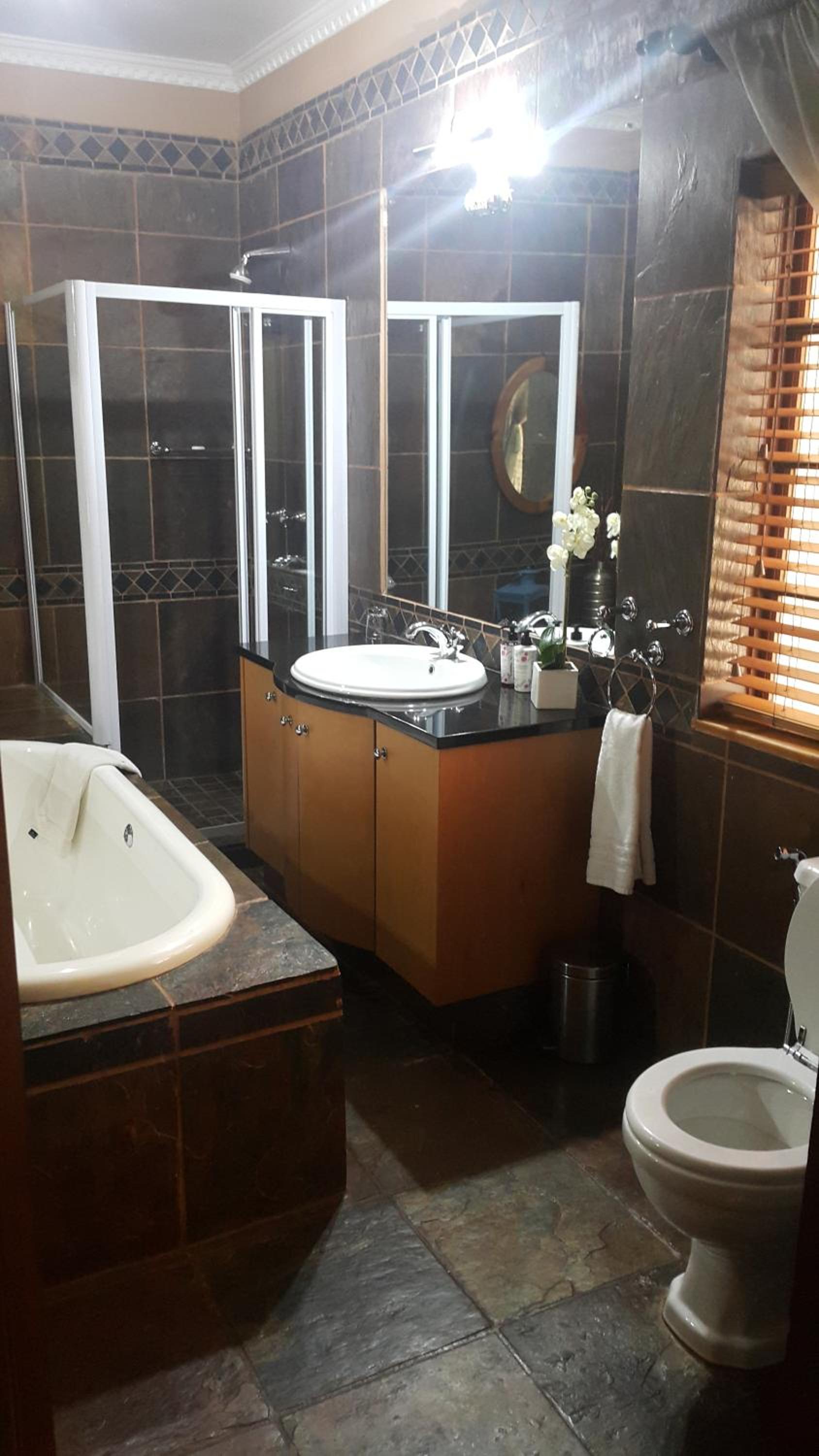 93 on Celliers Guesthouse 14/15
