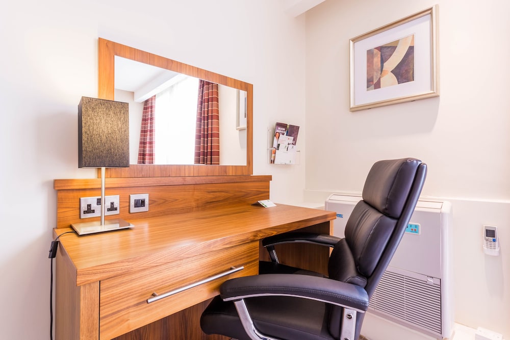 Holiday Inn Newcastle Gosforth Park By IHG 62/76