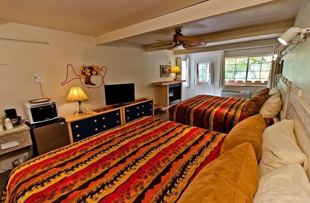 Hot Springs Inn 13/50