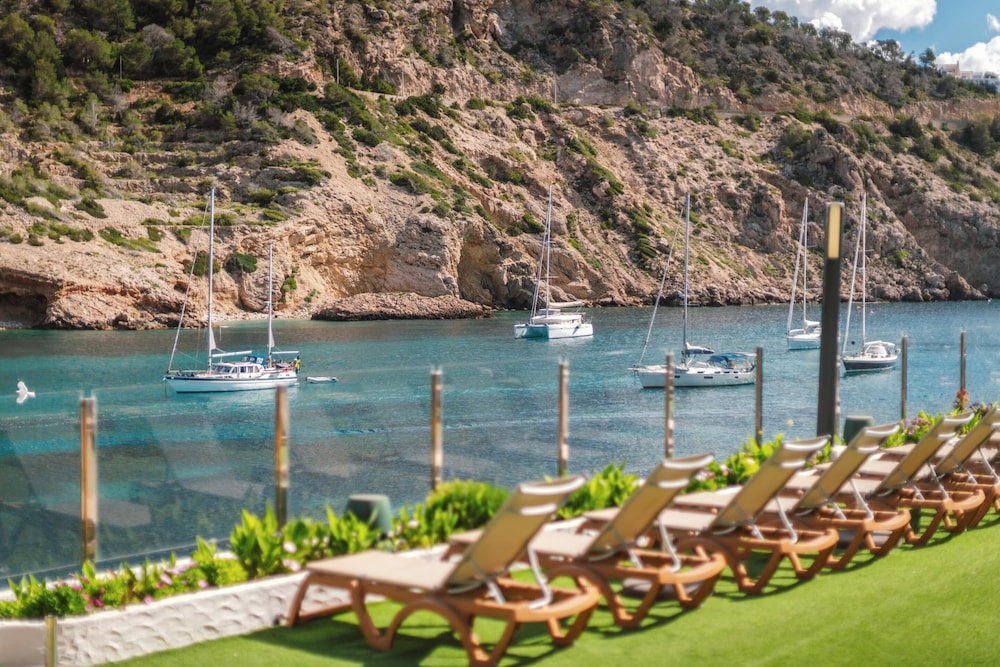 Palladium Hotel Cala Llonga - Adults Only 75/79
