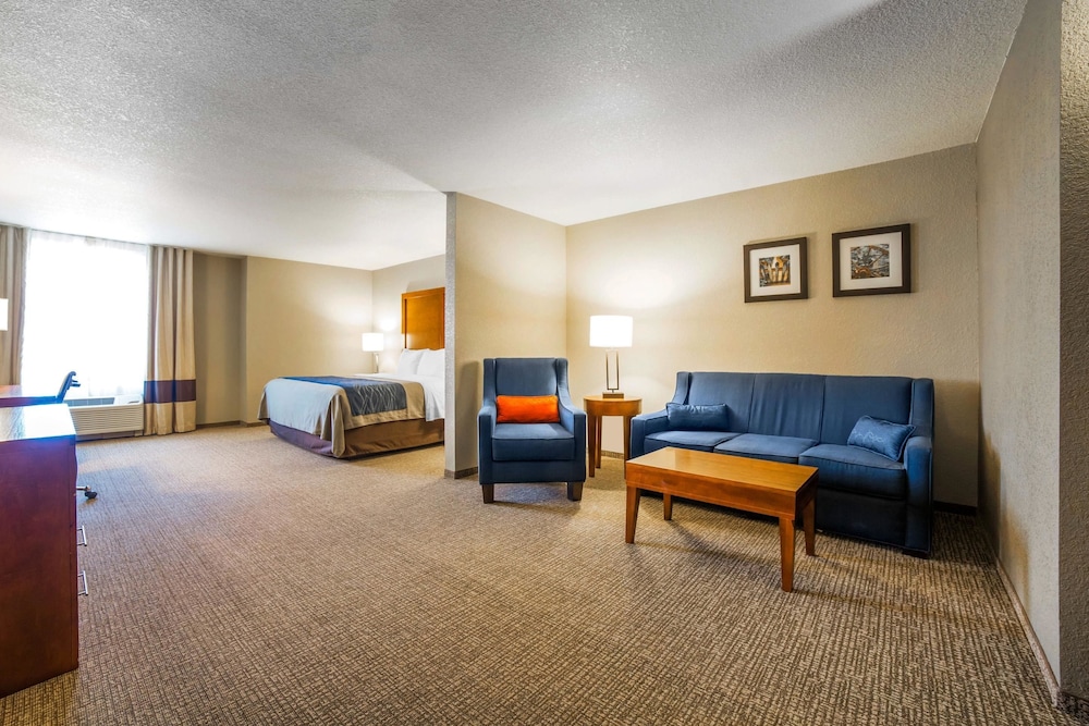 Comfort Inn & Suites Cheyenne, WY 32/41