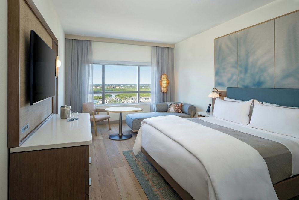 Renovated, Deluxe, King Bed, Bay View, Accessible