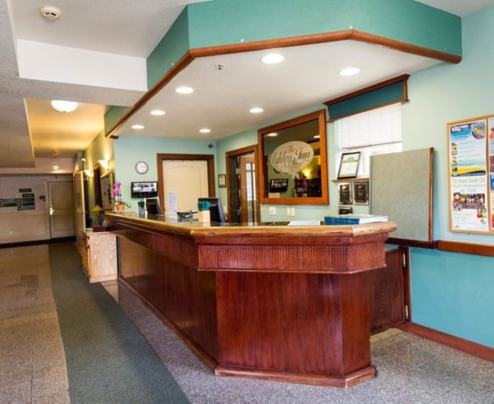 The Ashley Inn Suites 6/68