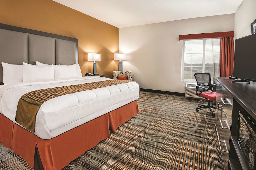 La Quinta by Wyndham San Antonio by Frost Bank Center 11/37