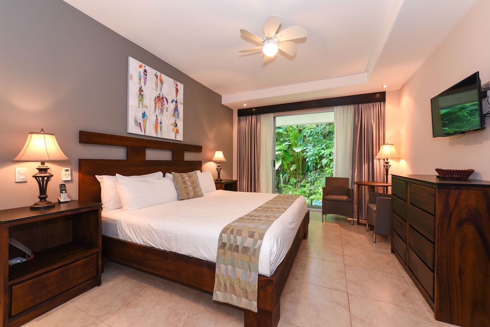 Tulemar Resort 37/77