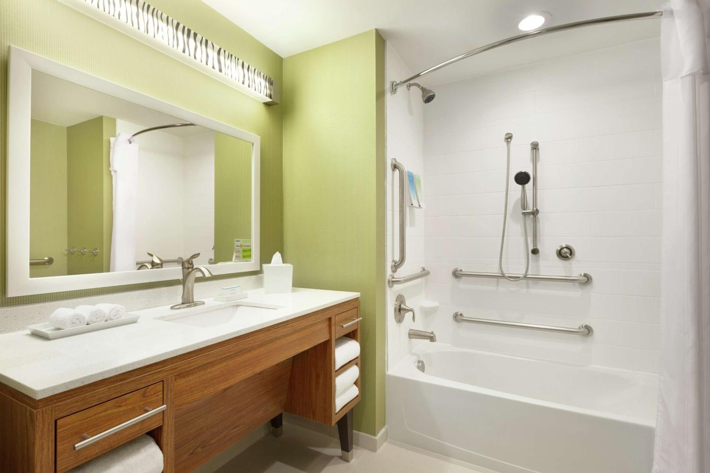 1 BEDROOM, SUITE, KING BED
