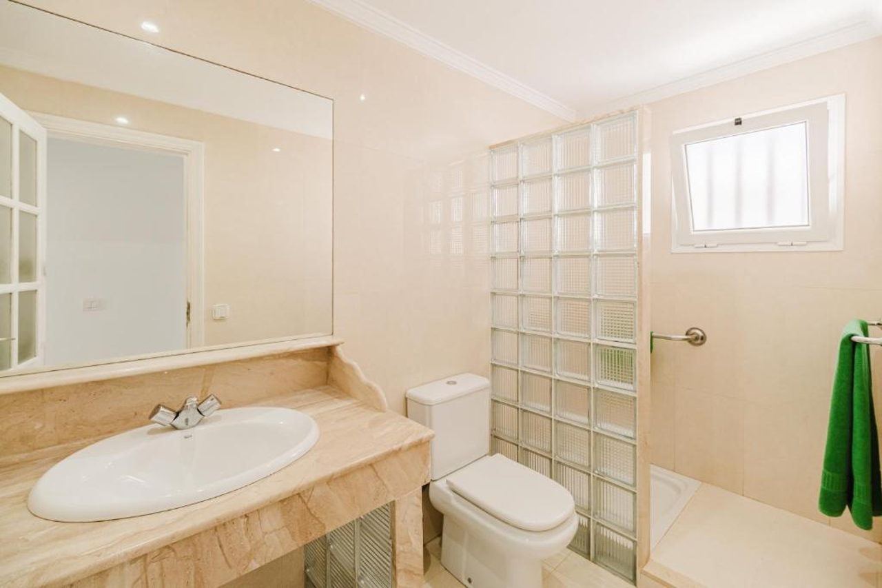 Corona Mar Apartments - Select Adults PLUS 16 29/30