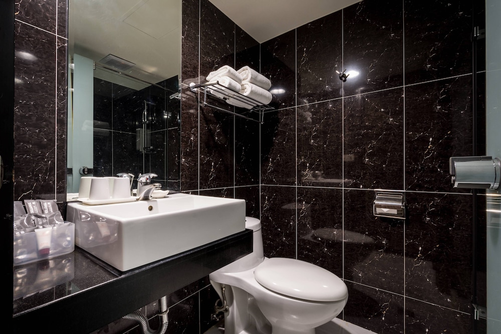 Hotel B 41/50