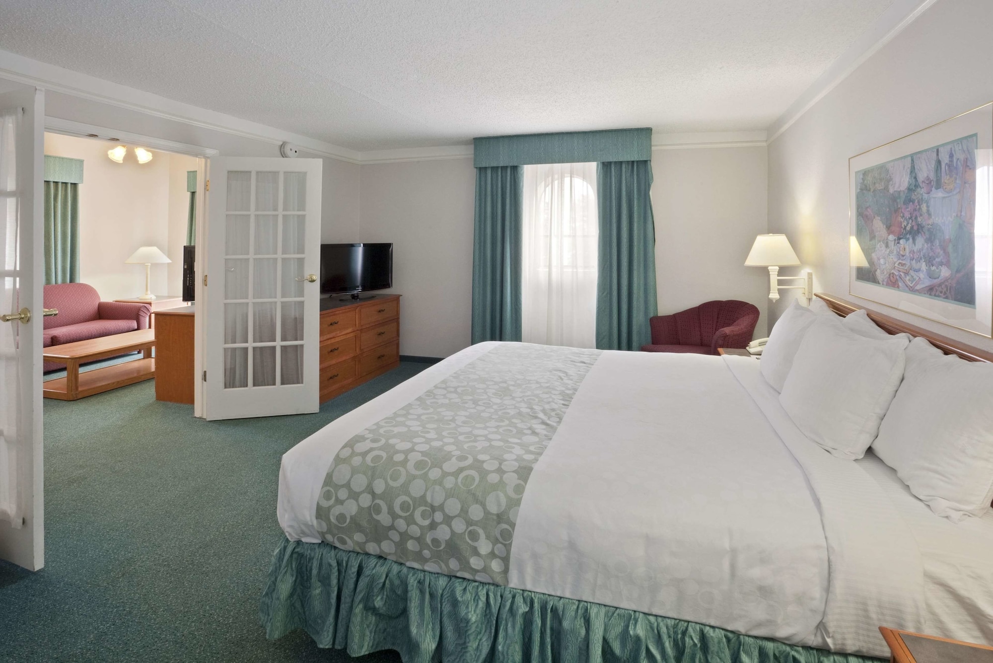 SUITE, KING BED, WITH VIEW