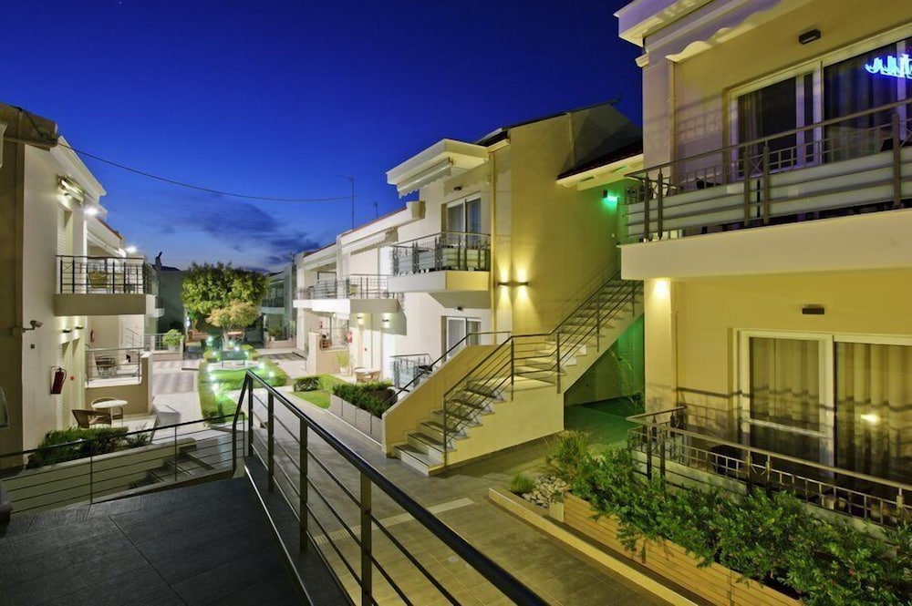 Castello Hotel 23/25