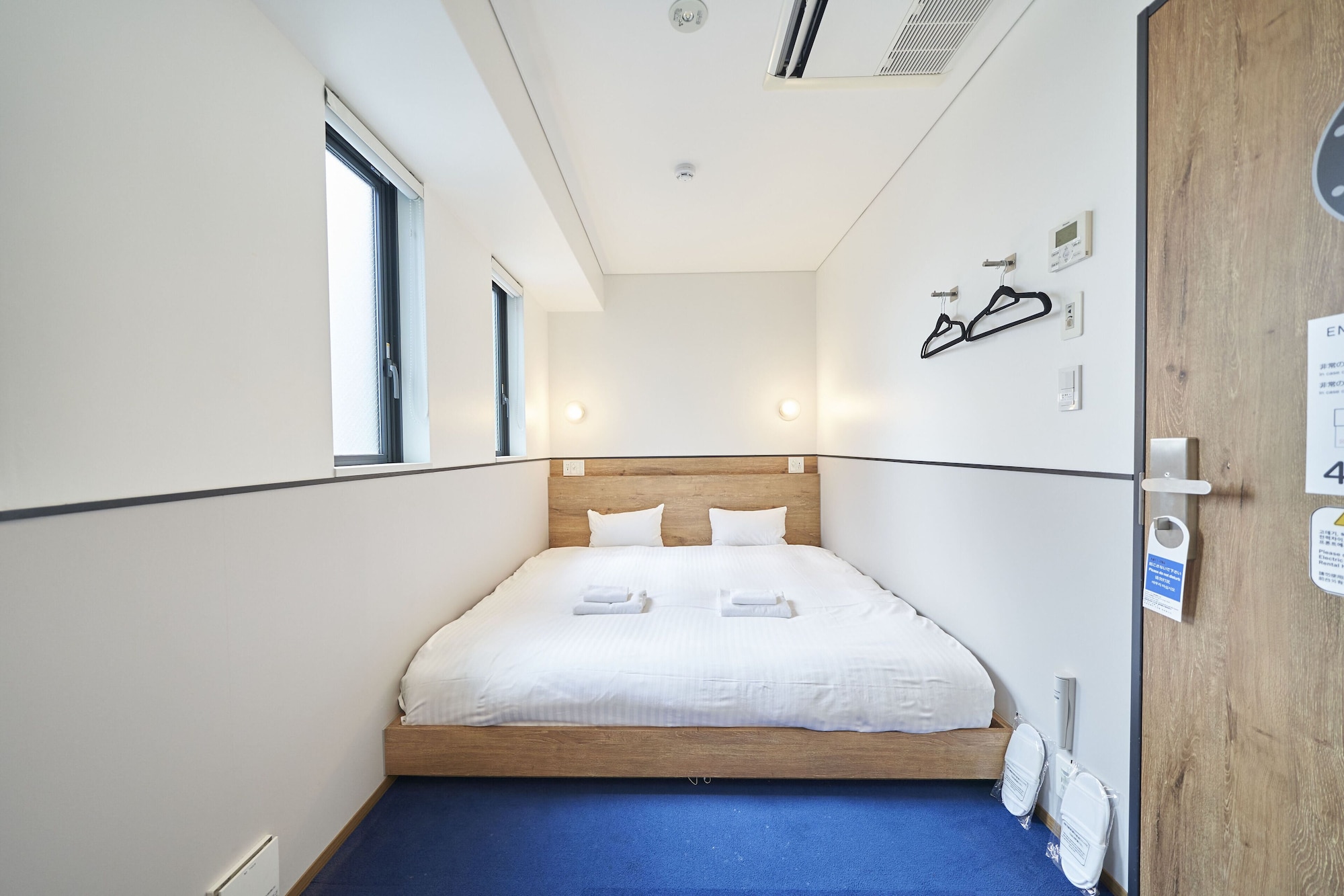 PRIVATE, KING BED, SHARED BATHROOM