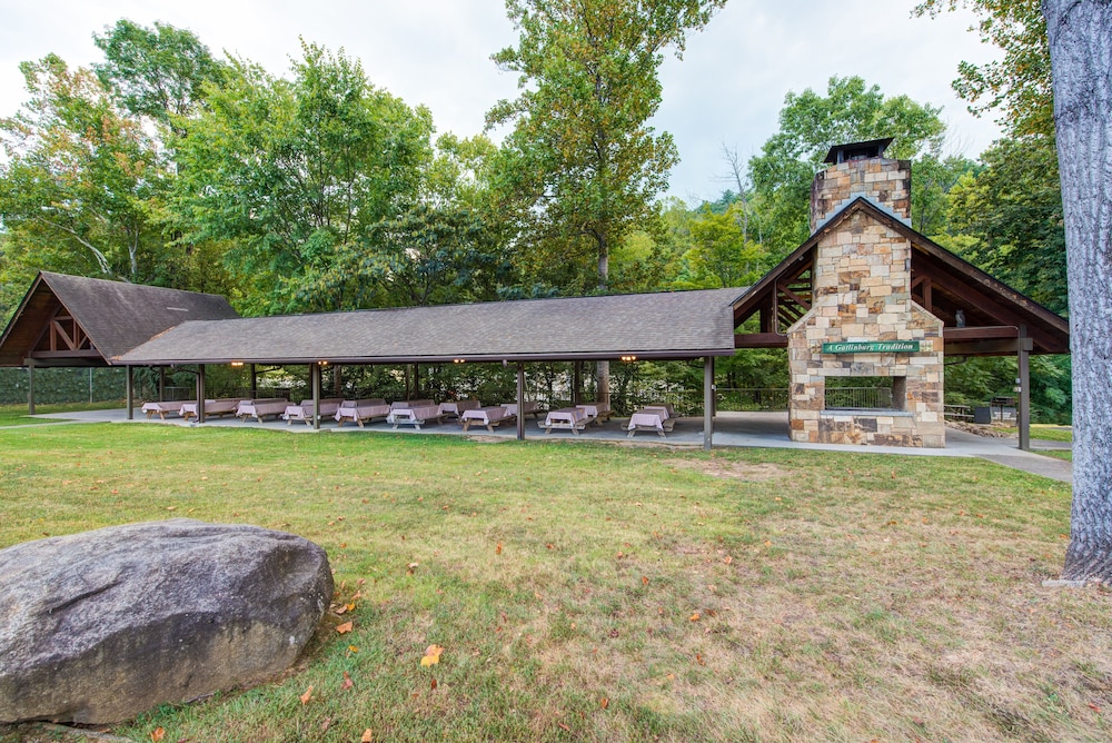Glenstone Lodge 8/56