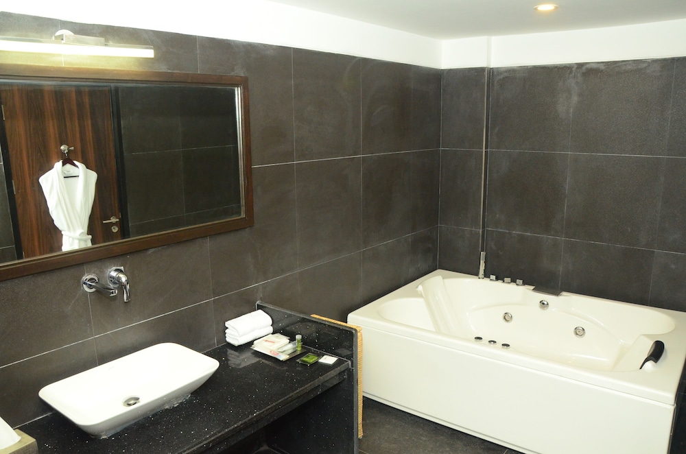 Radisson Chandigarh Zirakpur 28/64