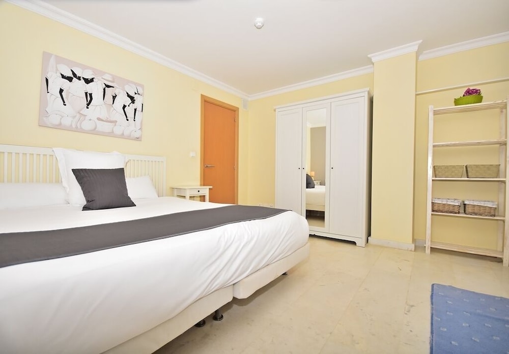 4 BEDROOMS, APARTMENT, 4 BEDS, 2 QUEEN BEDS, TERRACE