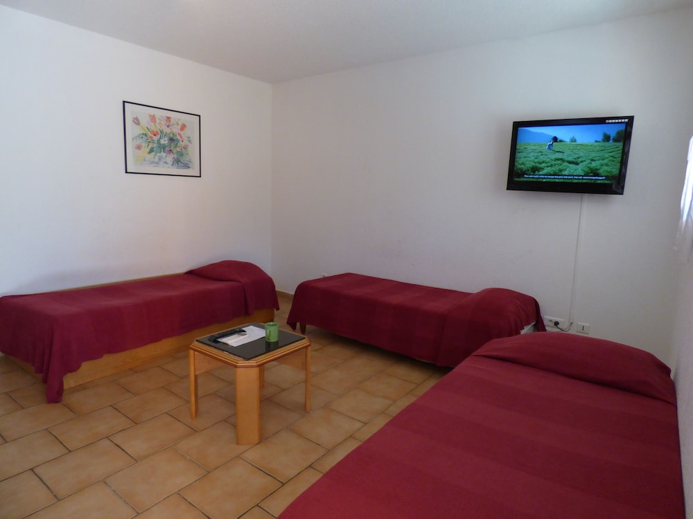 Court Inn and Suites 15/42