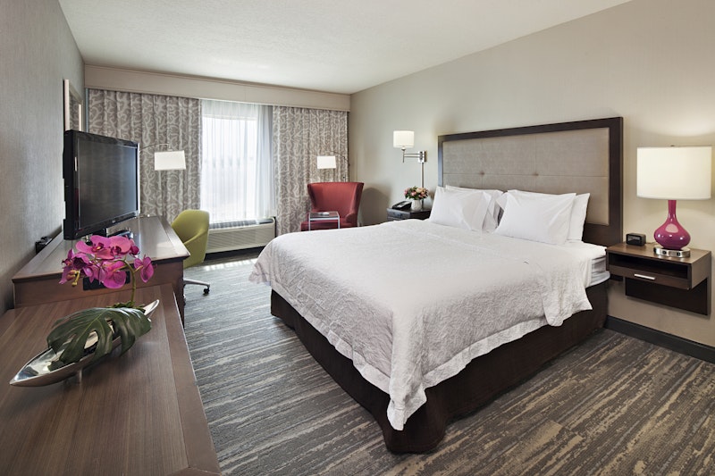 Hampton Inn & Suites Palm Desert 14/64