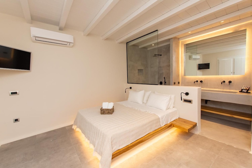 Aelia Mykonos 3/50
