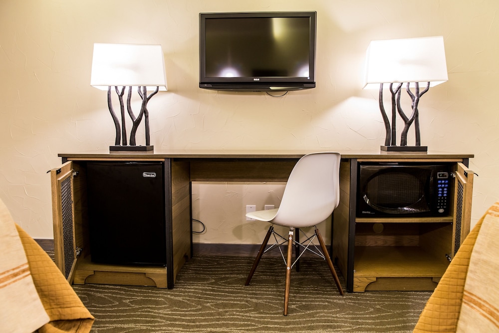 Fredericksburg Inn And Suites 27/53