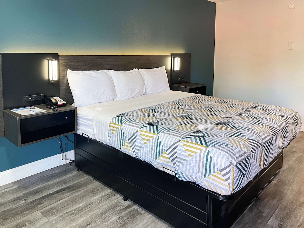Motel6 Memphis, TN - Downtown 33/58