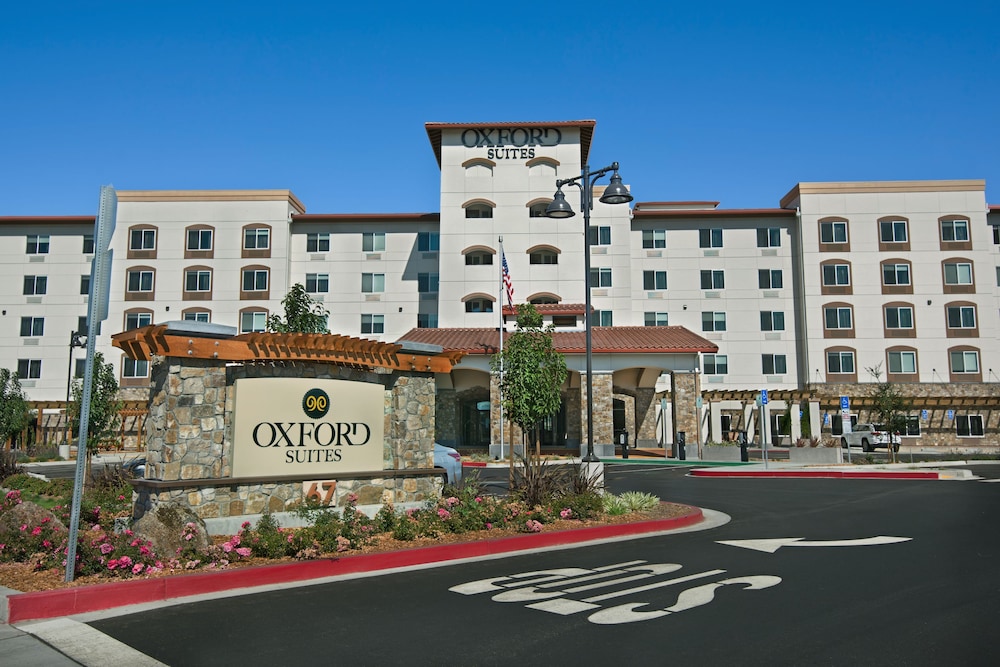 Oxford Suites Sonoma County - Rohnert Park 42/44