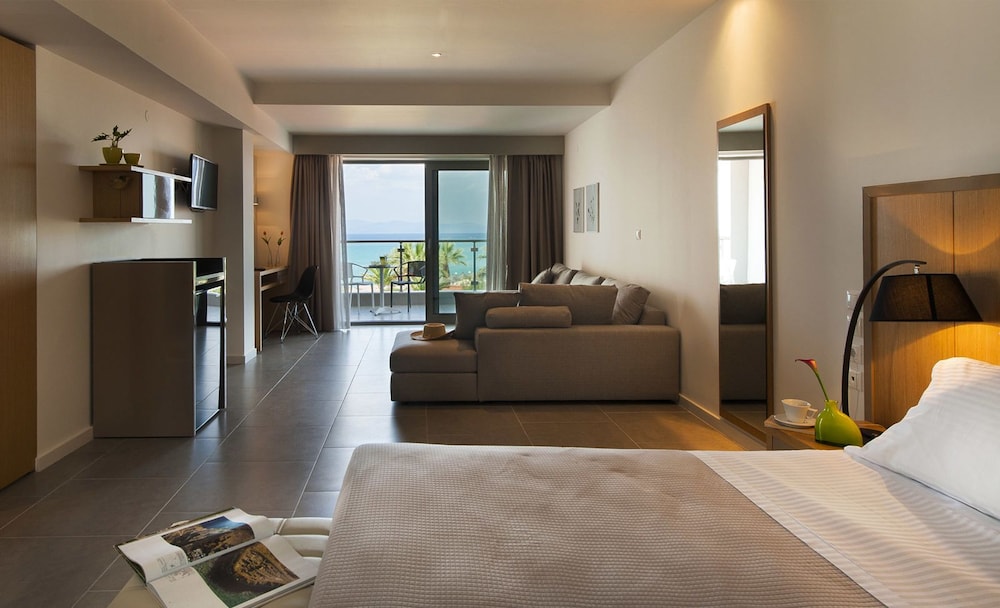 Ostria Sea Side Hotel 9/43