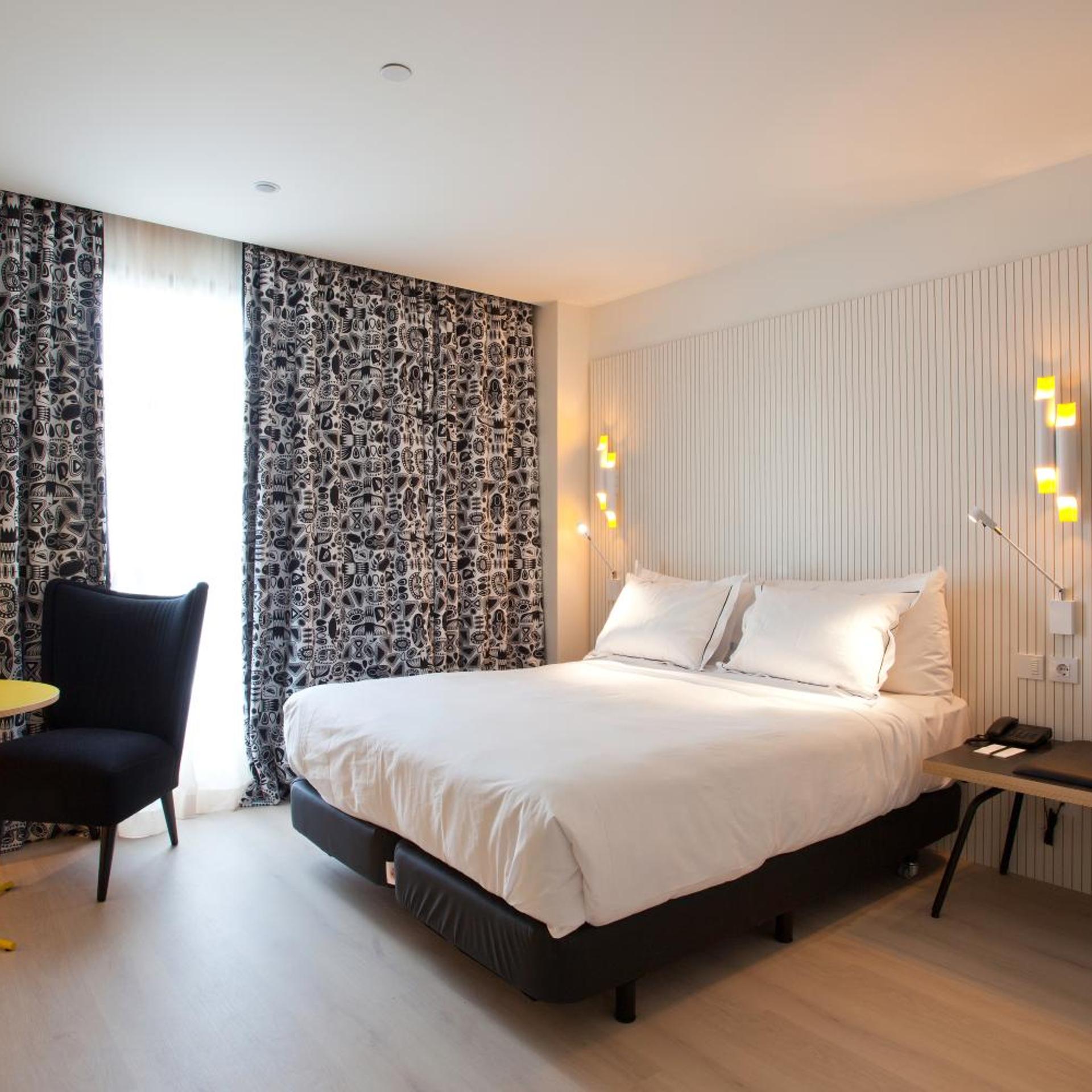 غرفة بسرير مزدوج أو سريرين منفصلين مع سرير إضافي، Vincci Bit Hotel 5/10