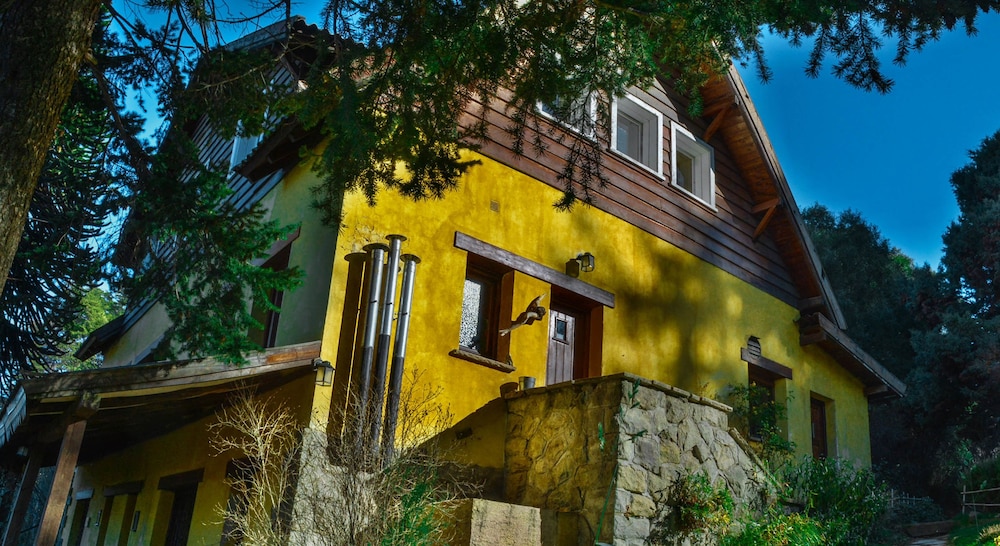 Los Juncos-Patagonian Lake House 2/60