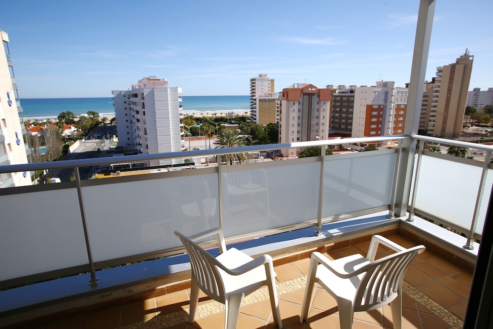 Tres Anclas Apts 18/50